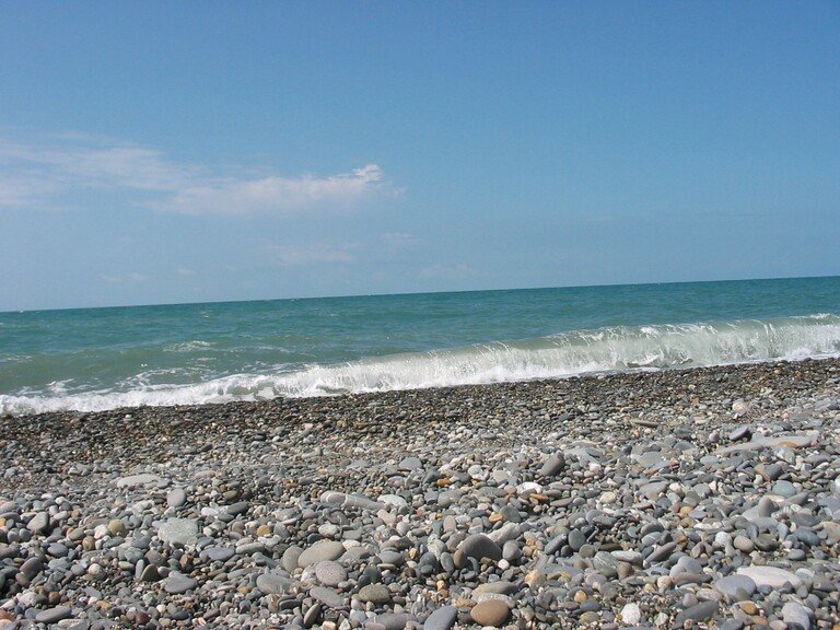 Галечный пляж Дагомыса.