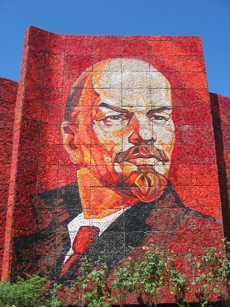 Дедушка Ленин.